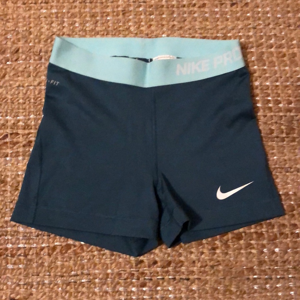 Nike Pro